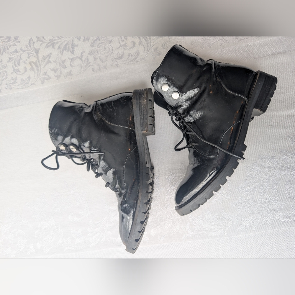 Black Patent Leather Lace-up Boots. Moto /Combat.  Kenneth Cole. Sz 9